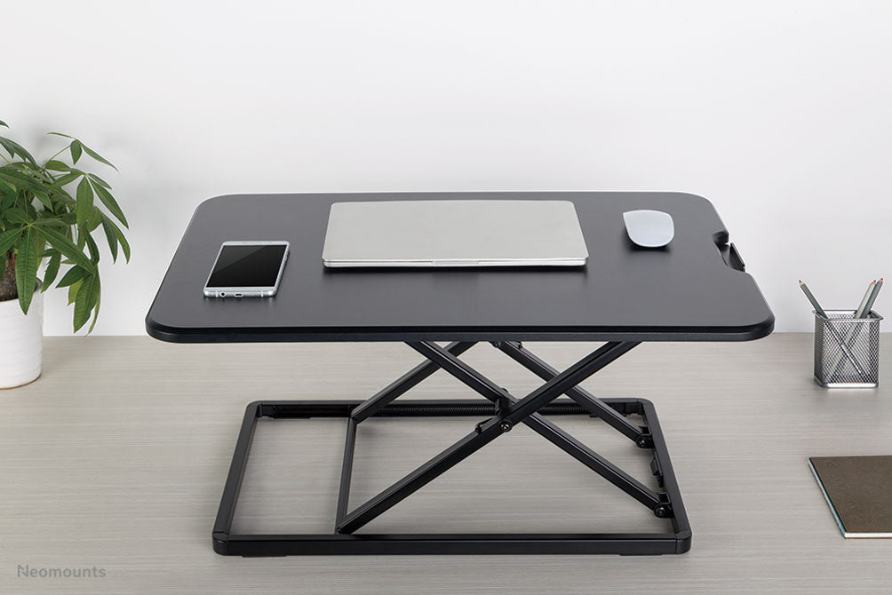 Neomounts Stehtisch – 67 × 47 × 40,5 cm – schwarz – höhenverstellbar