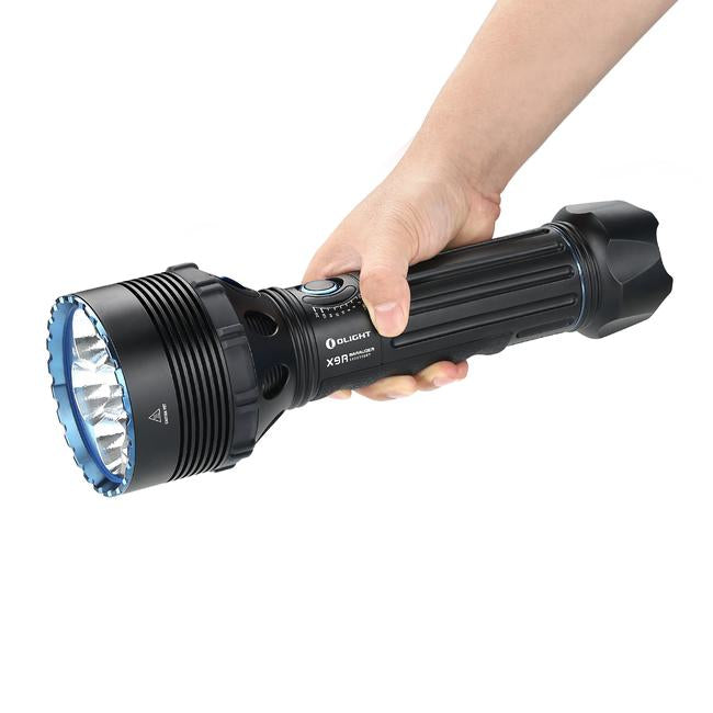 Olight Taschenlampe X9R Marauder – 25000 lm, 630 m, IPX7, Akku 6000 mAh, 9 Stufen – Schwarz