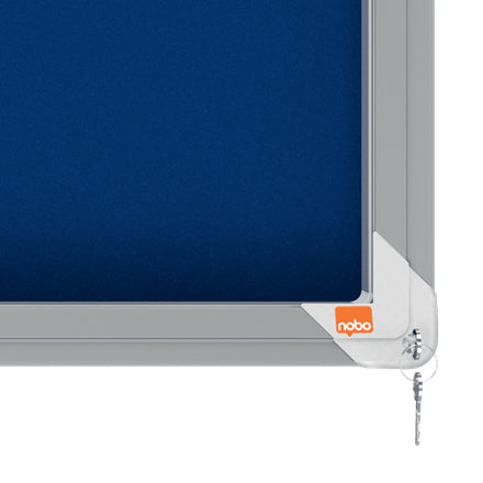 Nobo Schaukasten Premium Plus – Filz-Rückwand, Blau, inkl. Befestigungsmaterial & 2 Schlüssel, Schiebetür, 4 mm Sicherheitsglas