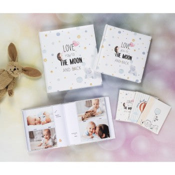 Hama Fotoalbum Baby – mehrfarbig, farbig illustriert, mit Pergaminzwischenblättern, Karton, 290 × 320 mm