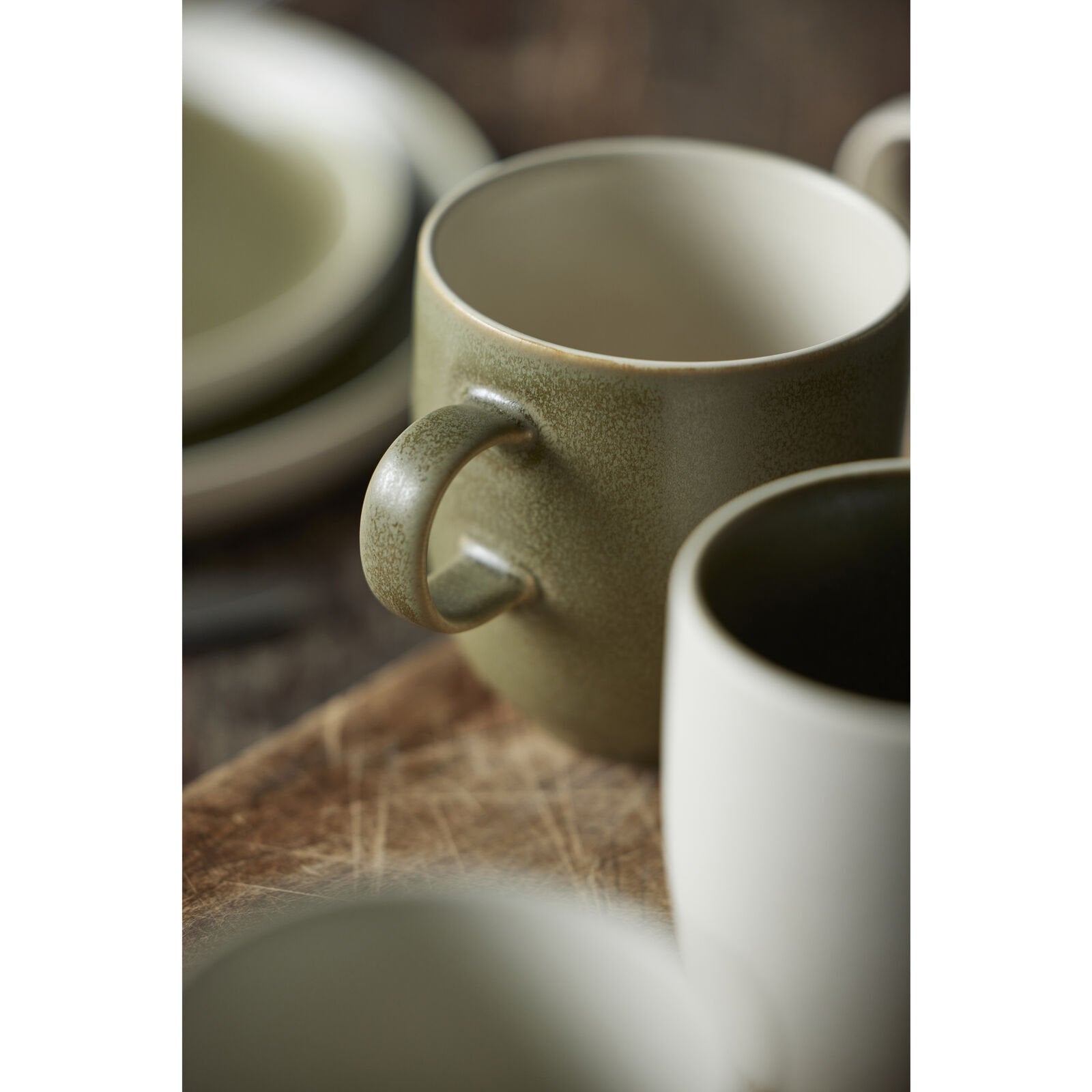 Studio Round Tasse North – 330 ml, Steinzeug, Dunkelgrün, spülmaschinenfest, mikrowellengeeignet