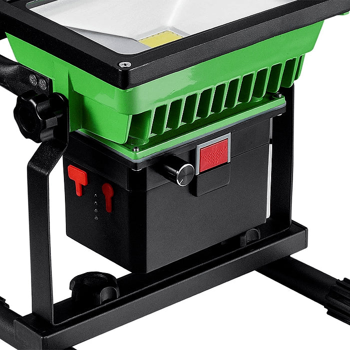 NORDRIDE Akku LED-Strahler 4025 – 2000 lm, 20 W, 6000 K, dimmbar, IP65, schwarz/grün