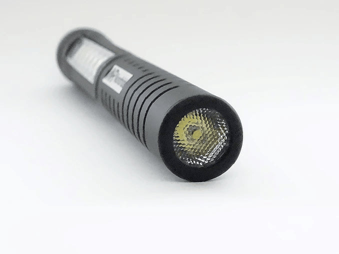 NORDRIDE Taschenlampe 2090 – 90 lm, 750 mAh, USB-Ladeport, Magnet – Schwarz