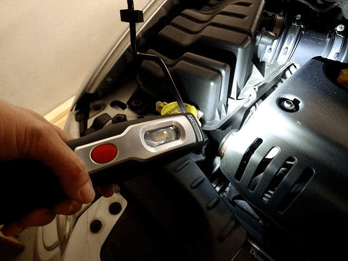 NORDRIDE Handleuchte 2055 – 350 lm, 5 W, 5800 K, Magnet, USB, Schwarz/Silber