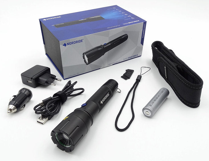 NORDRIDE Taschenlampe PRO R – 1300 lm, 280 m, IP65, USB, Akku, 6 Modi – Schwarz