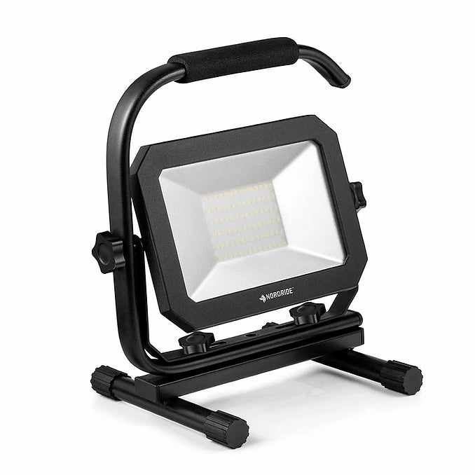 NORDRIDE Arbeitsleuchte 4086 Sector – 5500 lm, 120°, Netzbetrieb 50 W, IP65 – Schwarz