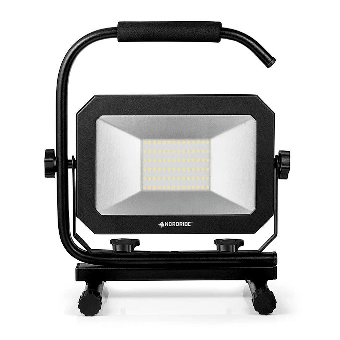 NORDRIDE Arbeitsleuchte 4086 Sector – 5500 lm, 120°, Netzbetrieb 50 W, IP65 – Schwarz