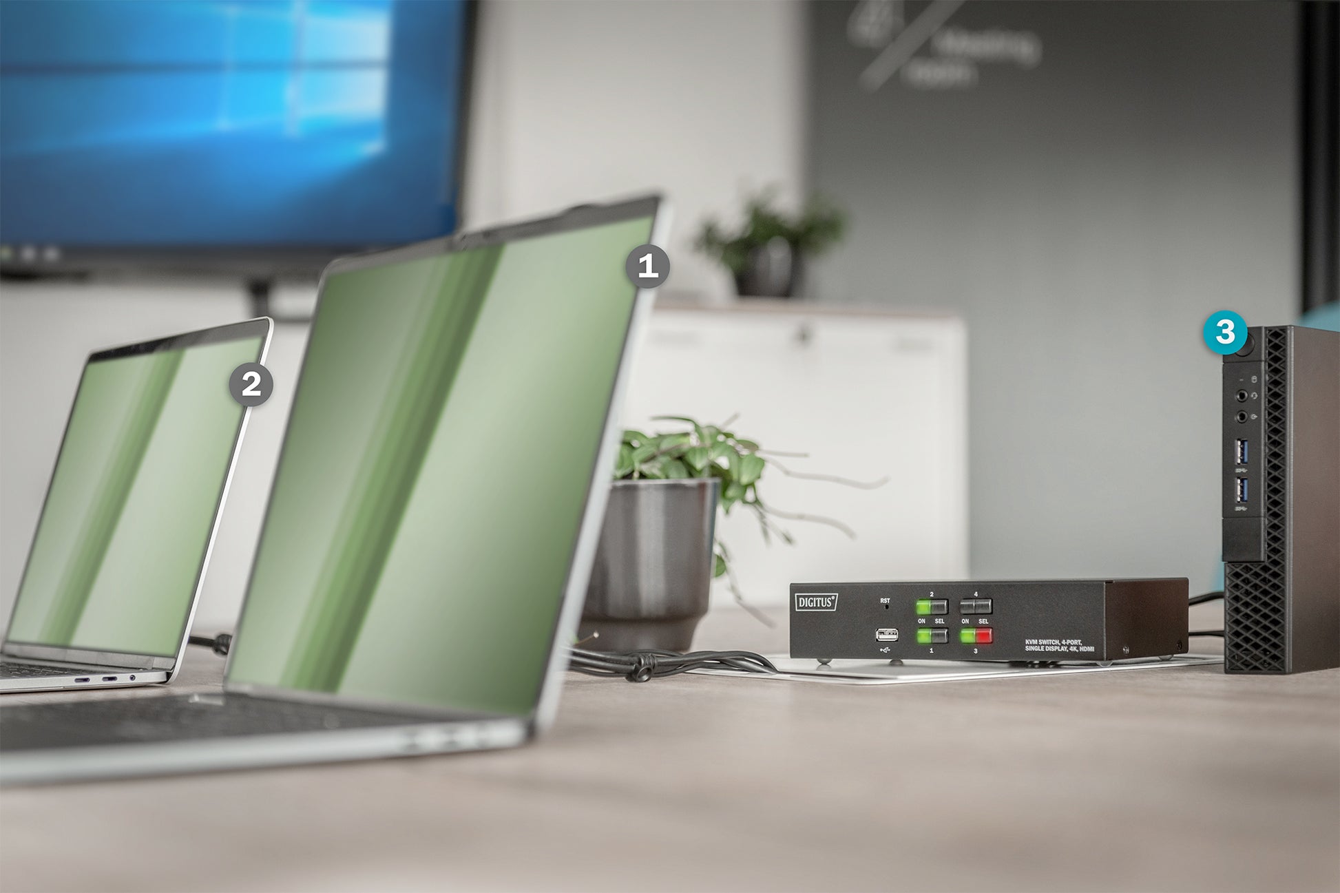 Digitus KVM-Switch 4×1, HDMI/DisplayPort, USB 2.0, 4K (3840 × 2160)