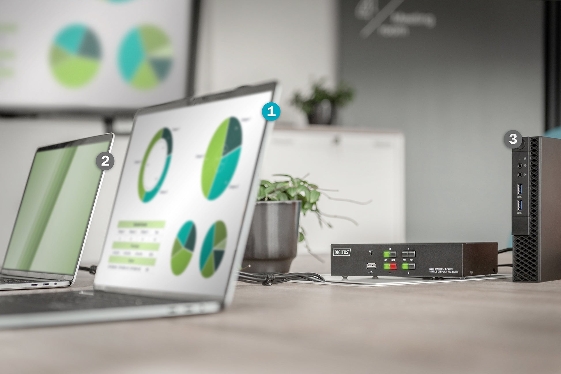 Digitus KVM-Switch 4×1, HDMI/DisplayPort, USB 2.0, 4K (3840 × 2160)