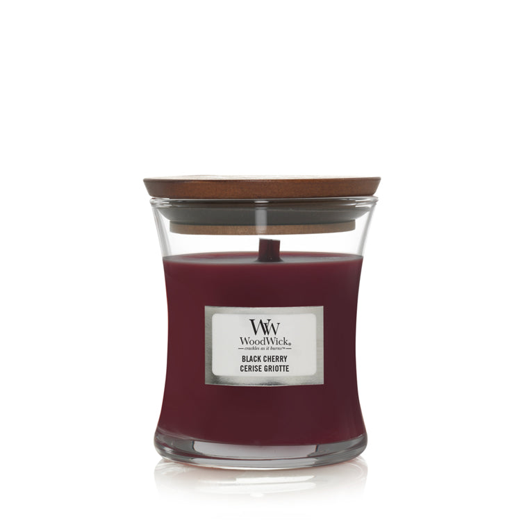WoodWick Duftkerze – Black Cherry – Ø 7 × 8 cm
