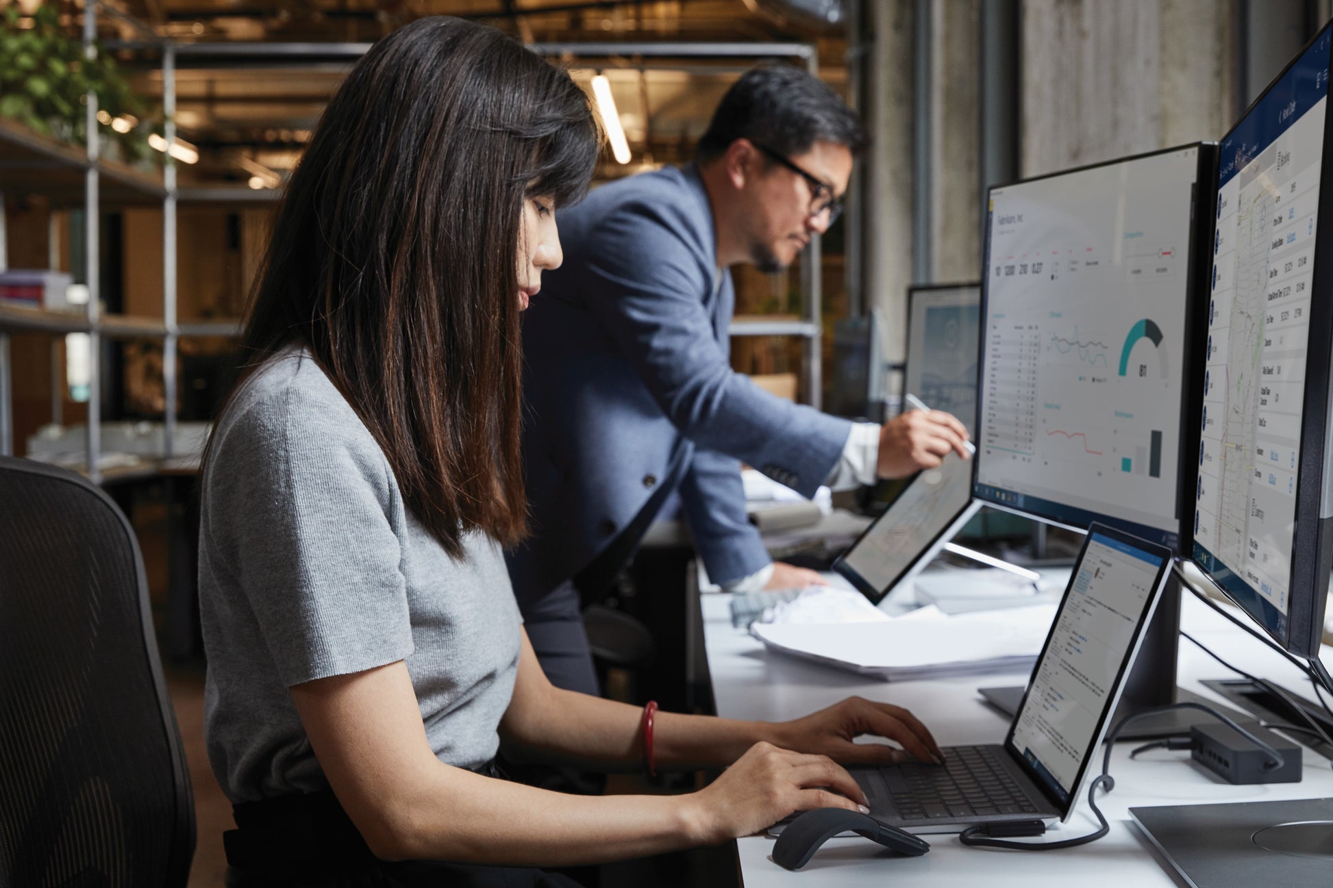 Microsoft Surface Arc Maus – kabellos, Bluetooth, schwarz