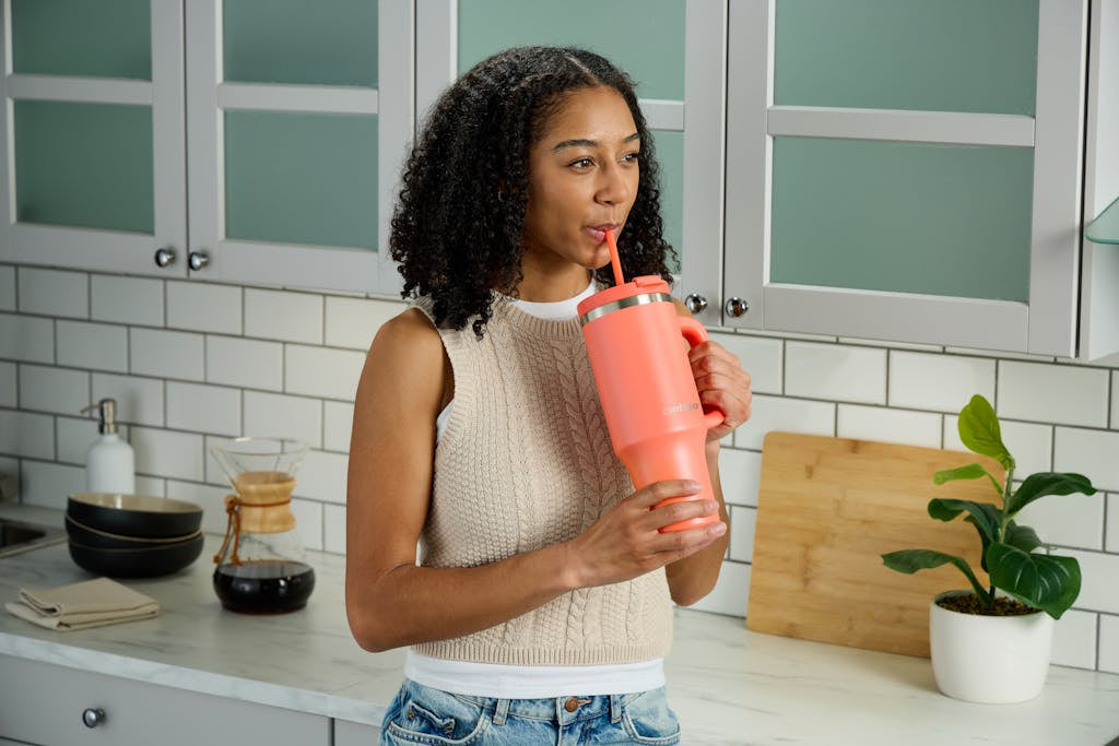 CONTIGO Thermobecher 1,2 l – doppelwandig, Edelstahl, mit Strohhalm, Koralle