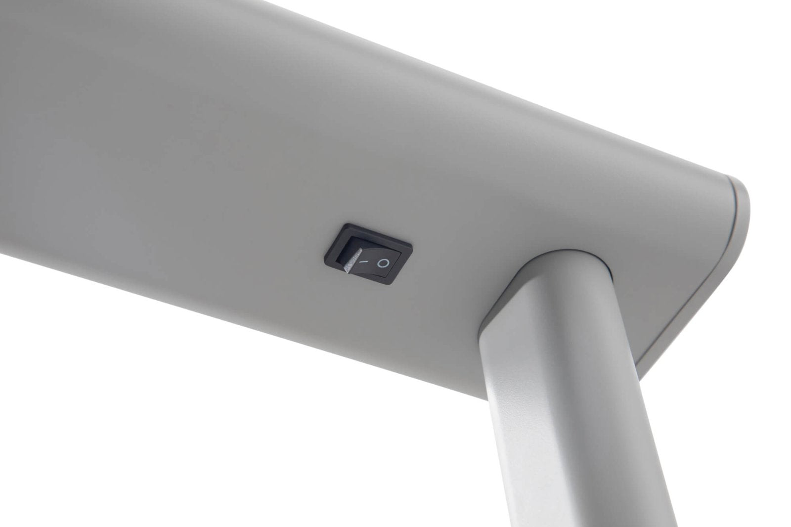 MAUL LED-Stehleuchte jet – 4000 K – 4'650 lm – silber