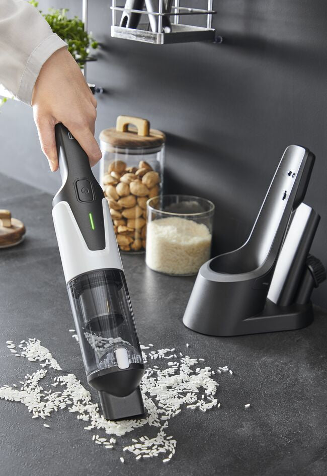 Rowenta Handstaubsauger X-Touch AC9736 – 585 W, 0,2 l, Akkubetrieb, 2 Aufsätze
