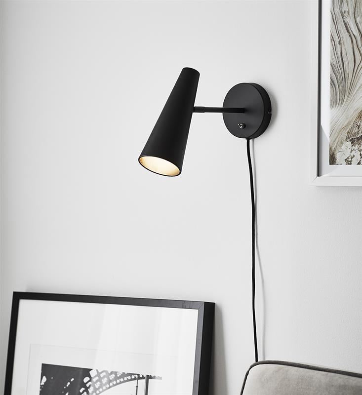 Markslöjd Wandleuchte Peak 1L – 12 × 28 × 22 cm, 40 W, schwarz, E14, exkl. Leuchtmittel, Ein/Aus-Schalter