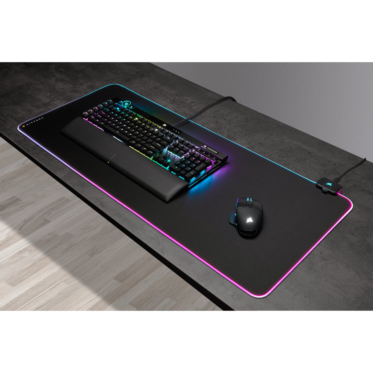 Corsair MM700 RGB Extended Gaming-Mauspad – USB, RGB-Hintergrundbeleuchtung, Anti-Rutsch-Basis, Schwarz