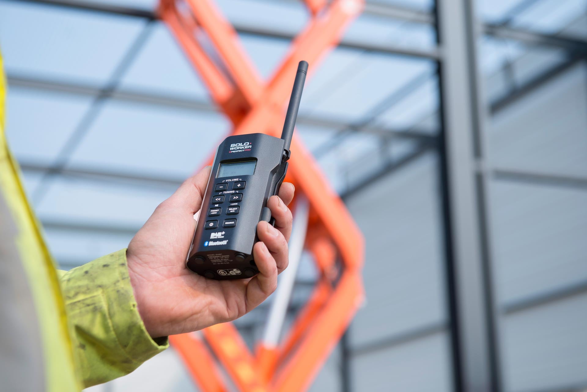 Perfectpro Soloworker – Baustellenradio – DAB+, Bluetooth, IP64, Akkubetrieb – Schwarz
