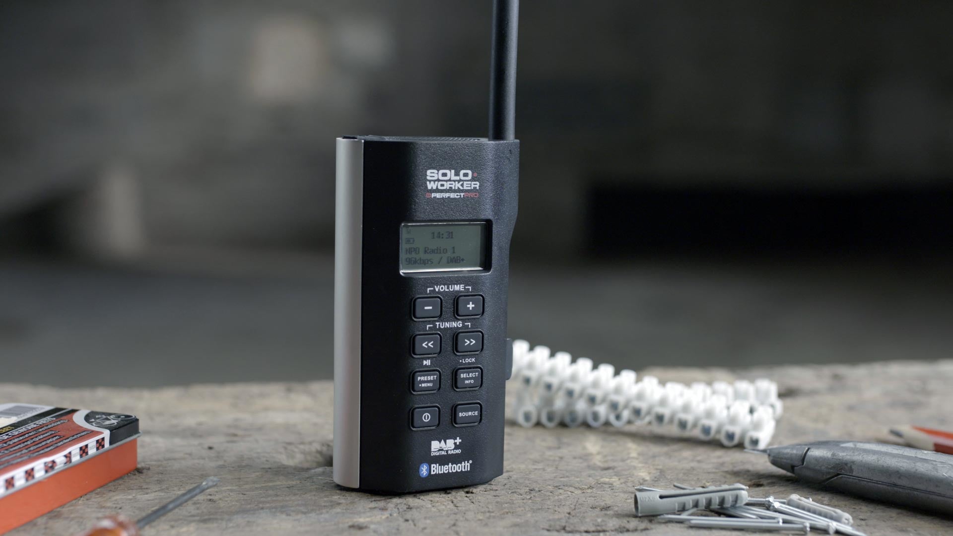 Perfectpro Soloworker – Baustellenradio – DAB+, Bluetooth, IP64, Akkubetrieb – Schwarz
