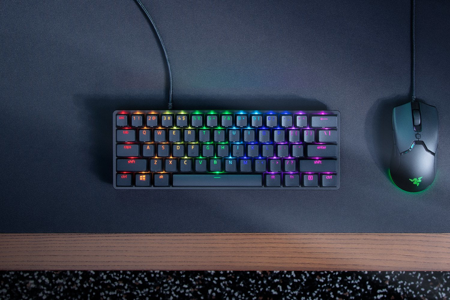 Razer Huntsman Mini – Tastatur, kabelgebunden (USB-A), CH-Layout (DE-CH), 60%, mechanisch (Razer Purple)