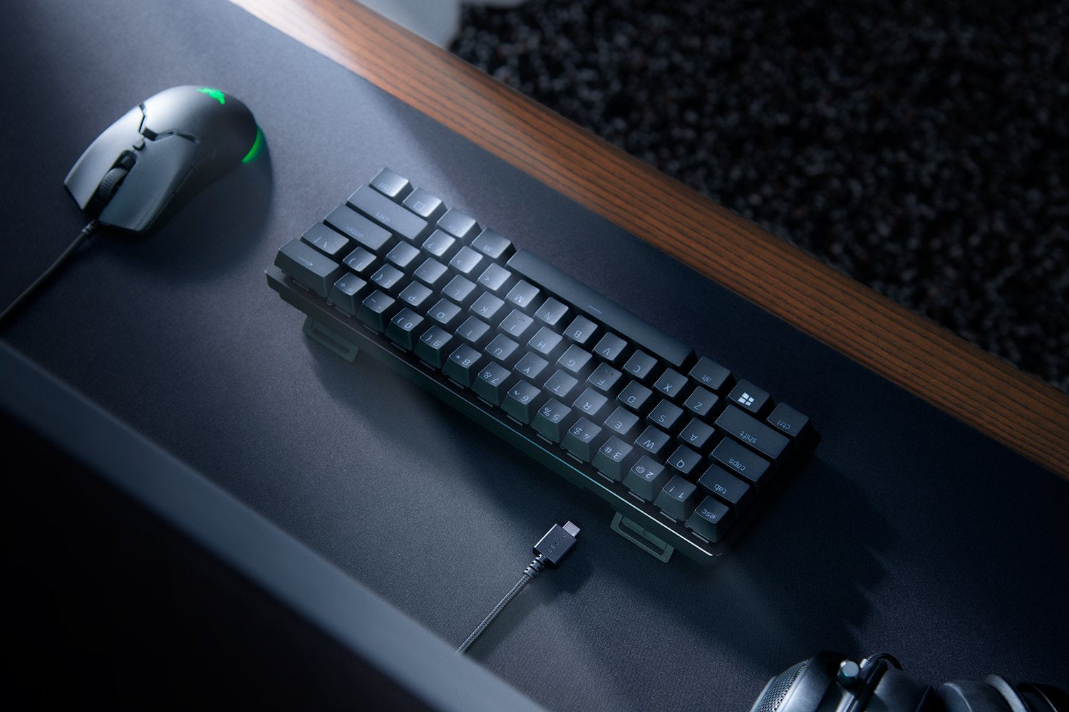 Razer Huntsman Mini – Tastatur, kabelgebunden (USB-A), CH-Layout (DE-CH), 60%, mechanisch (Razer Purple)