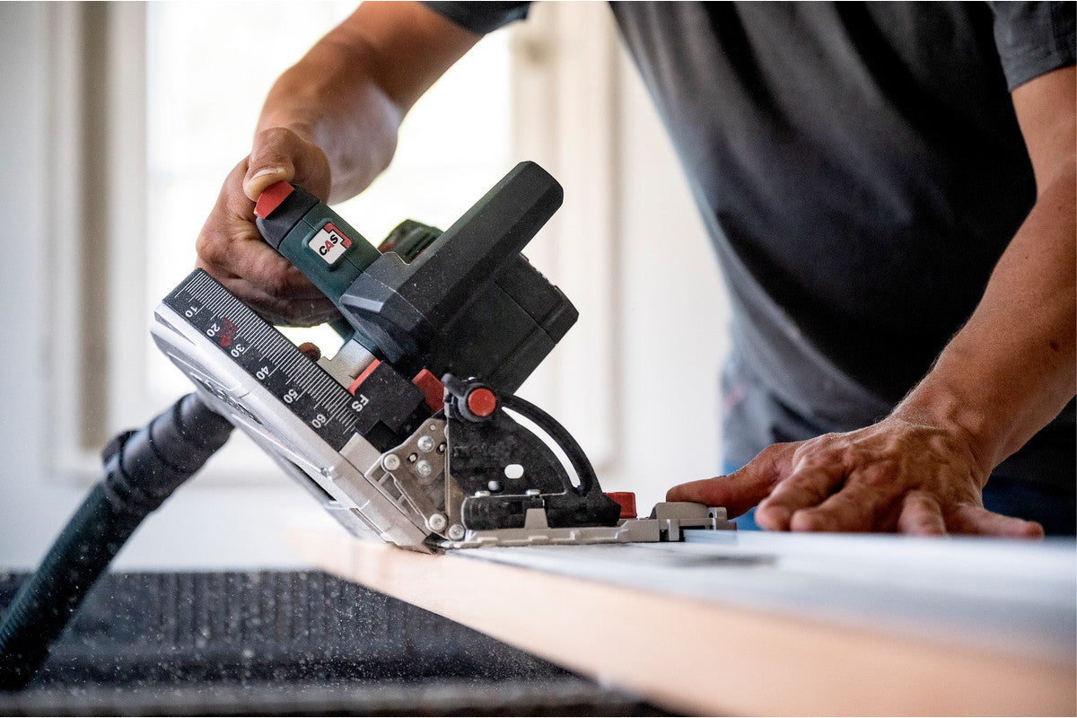 Metabo Akku-Tauchsäge KT 18 LTX 66 BL – 18 V (CAS) – Ø 165 mm – Solo – für Holz – Brushless