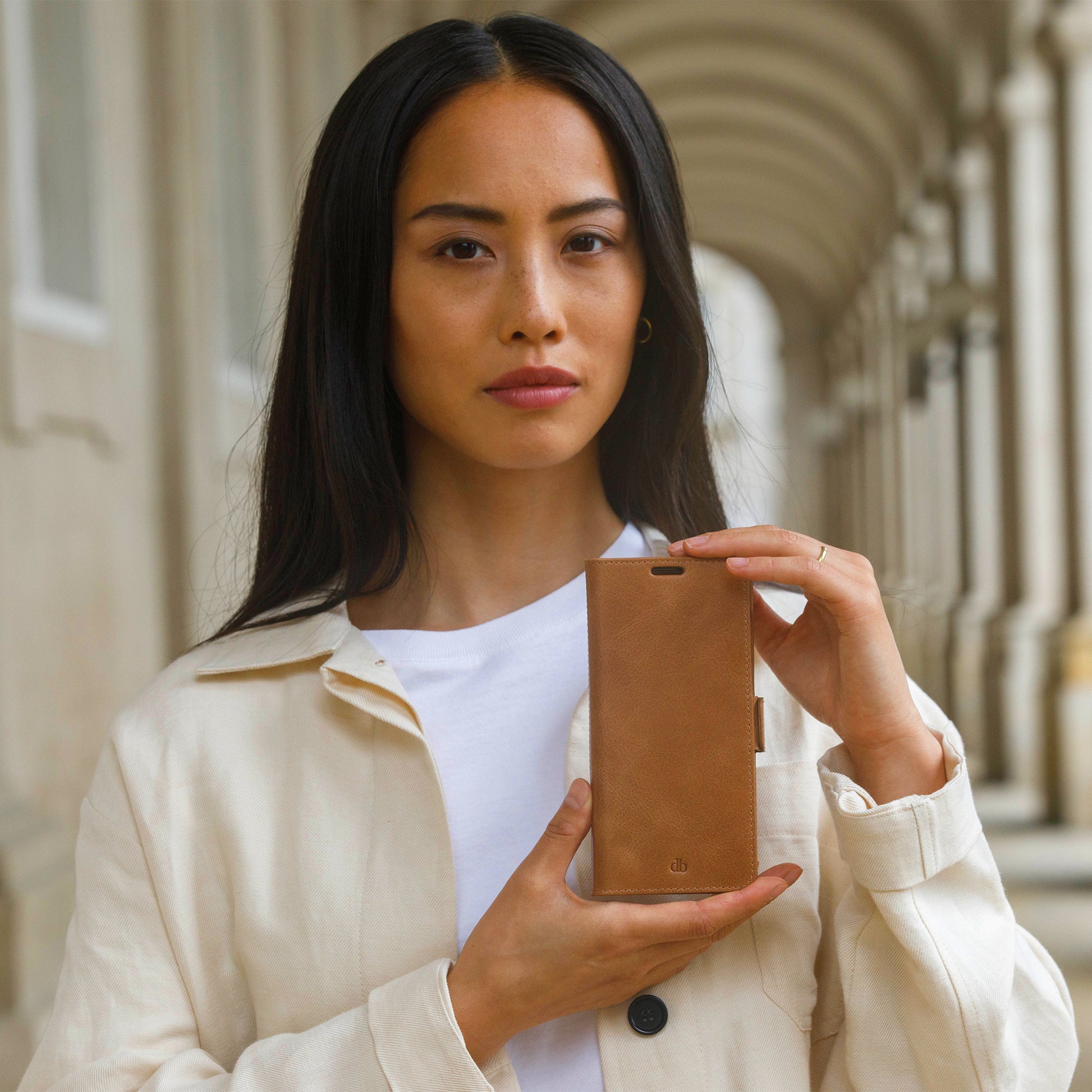 dbramante1928 Lynge Wallethülle – für Samsung Galaxy S21 Ultra, 3 Kartenfächer, Leder, Braun