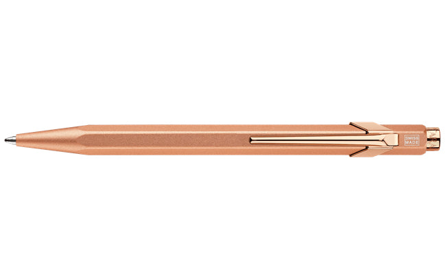 Caran d-Ache Kugelschreiber – Brut Rosé, Seidenmatt, Aluminium