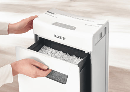 Leitz IQ 8X Protect Premium – Aktenvernichter, DIN P-4, Partikelschnitt 4 × 28 mm, 8 Blatt, 14 l, A4