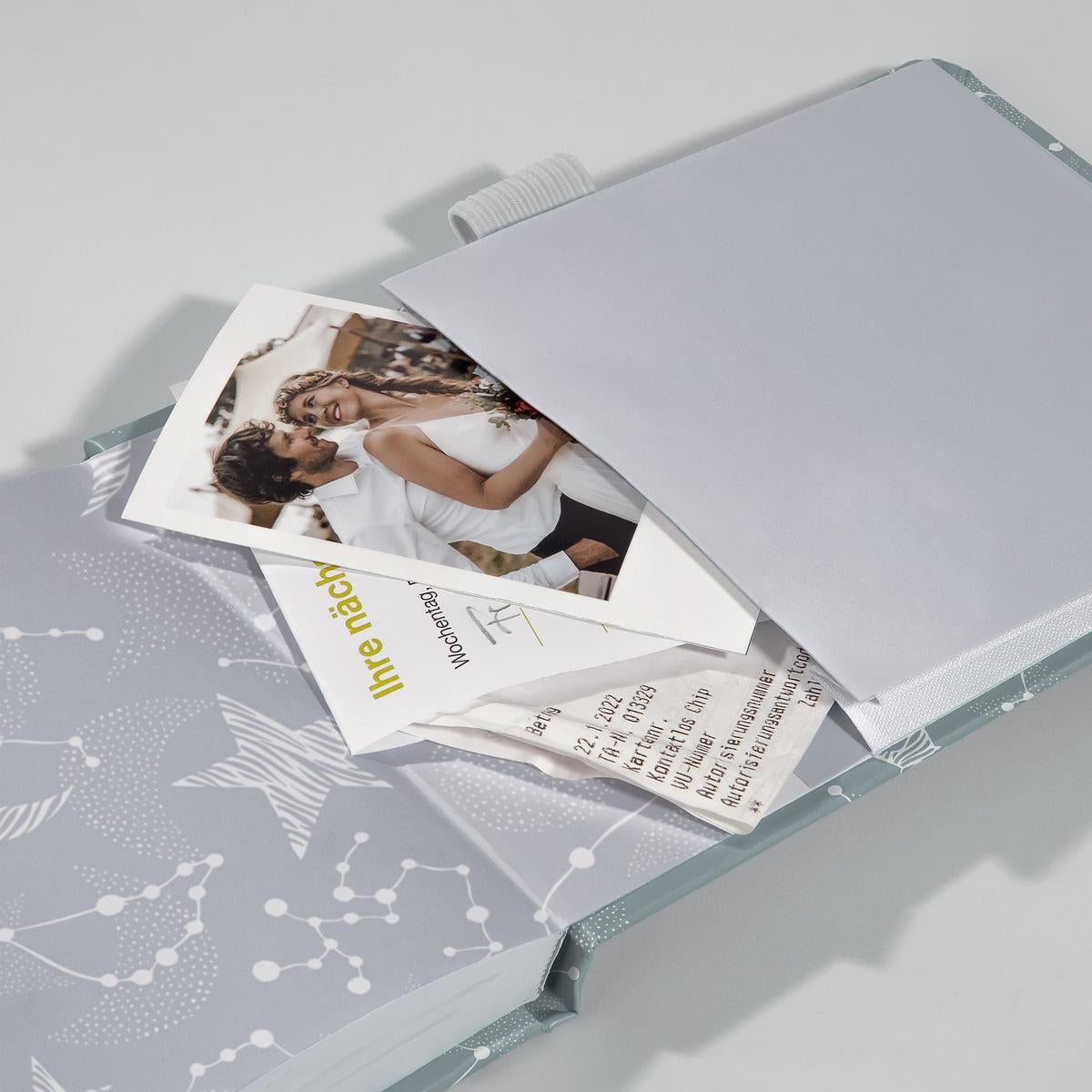 Sigel Notizblock – A6+ – 79 Blatt – 100 g/m² – Hardcover, perforiert, Gummiband, Stiftschlaufe, grau/weiss, FSC