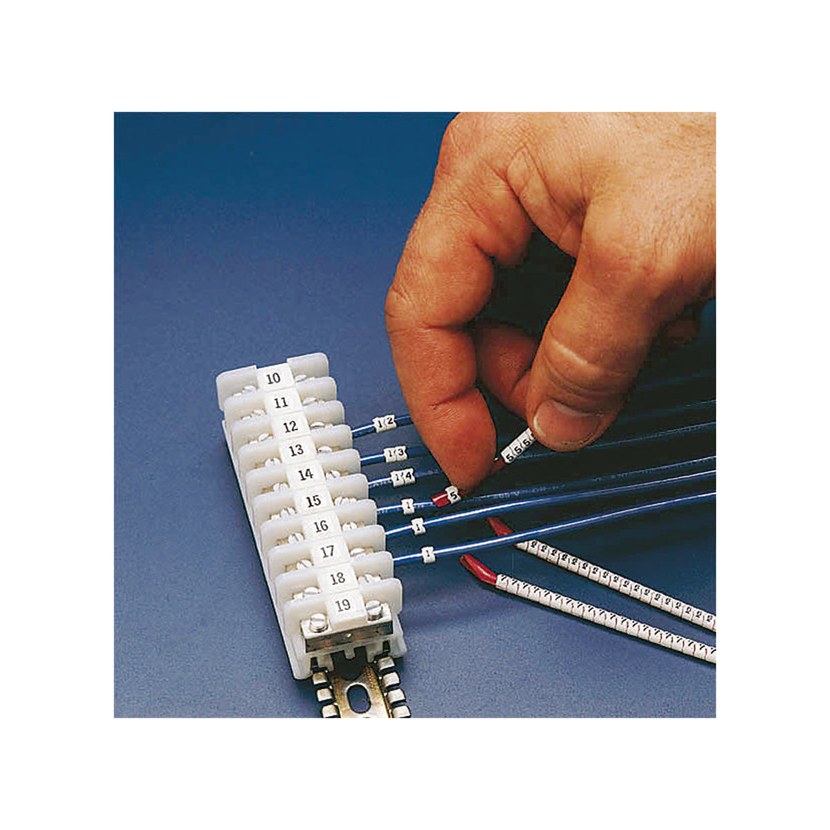 Brady Schrumpfschlauch-Set, 300 Stück, Ø 1,9–2,4 mm – Schwarz/Weiss