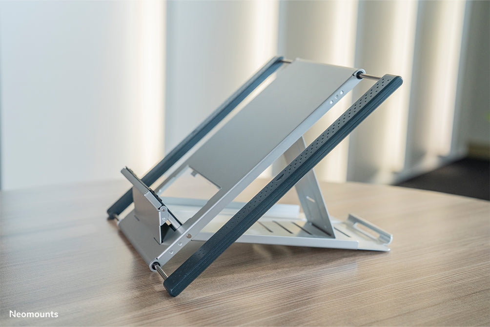 Neomounts Laptop-Ständer – bis 22"/5 kg, höhenverstellbar, neigbar – Silber