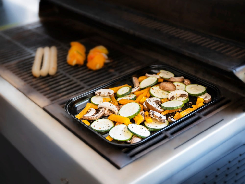 WENKO Grillschale Luca – 34,5 × 24,5 × 2,5 cm, Schwarz – für Grill