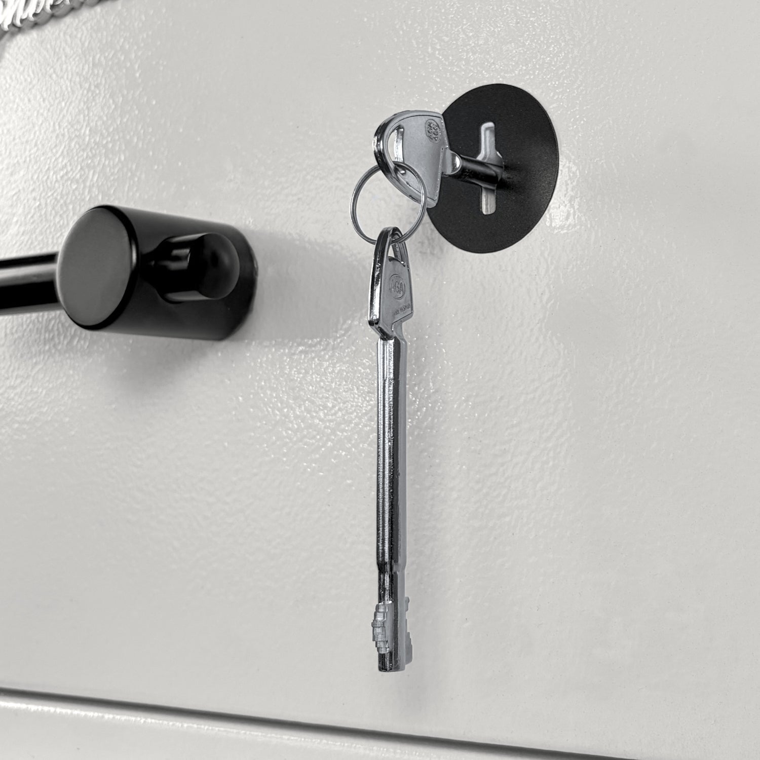 Phoenix Safe Co. Phoenix Tresor Fortress SS1452K – Schlüsselschloss – 22 l – Bodenmontage – Weiss