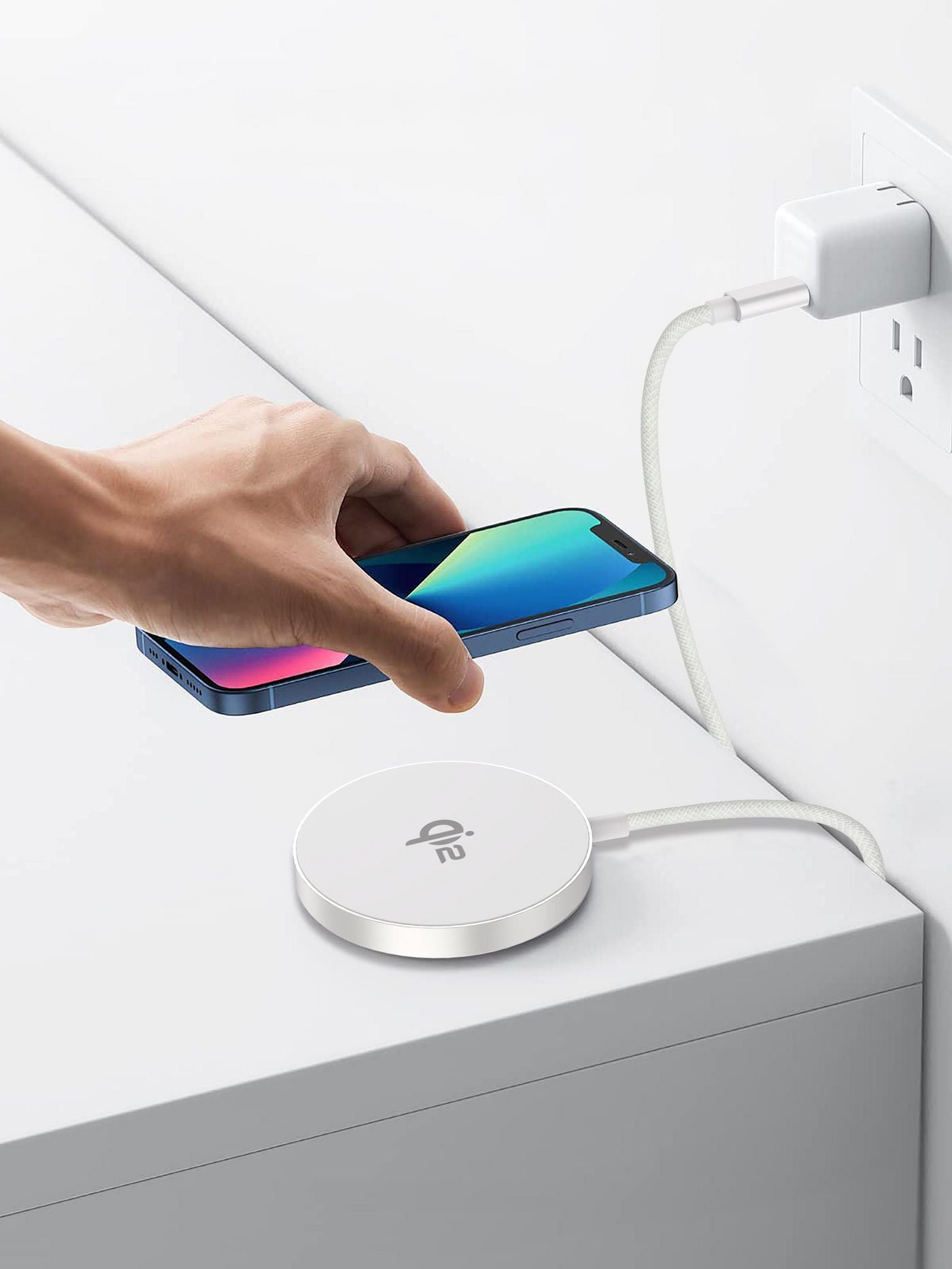 eSTUFF ES638300 Kabelloses Ladegerät 15 W – Qi2, magnetisch – 1,2 m Kabel, Aluminium/PC, LED-Anzeige