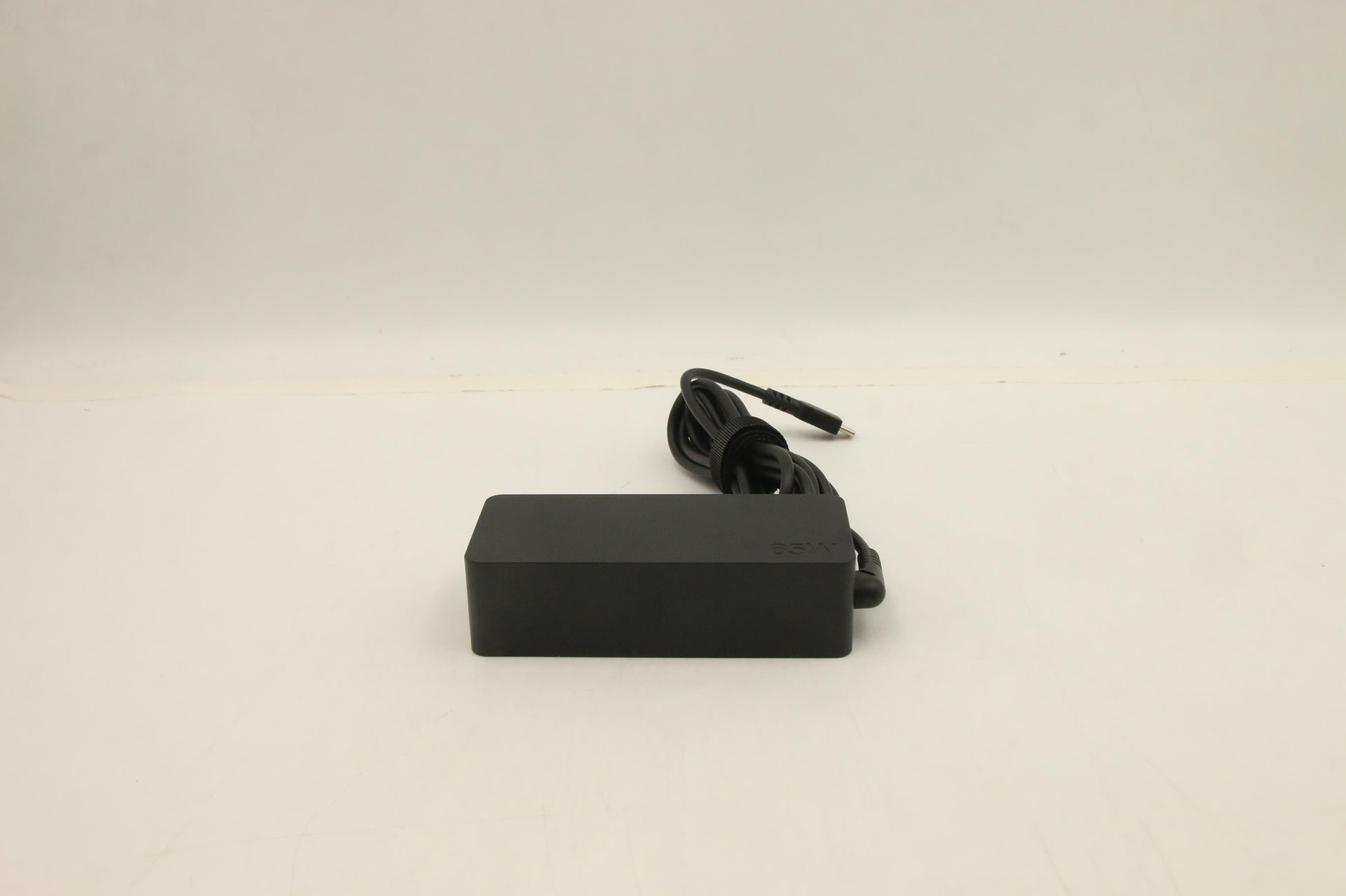 Lenovo 5A10W86302 Laptop-Netzteil 65 W – 5–20 V, 3,25 A – für Laptop – Schwarz