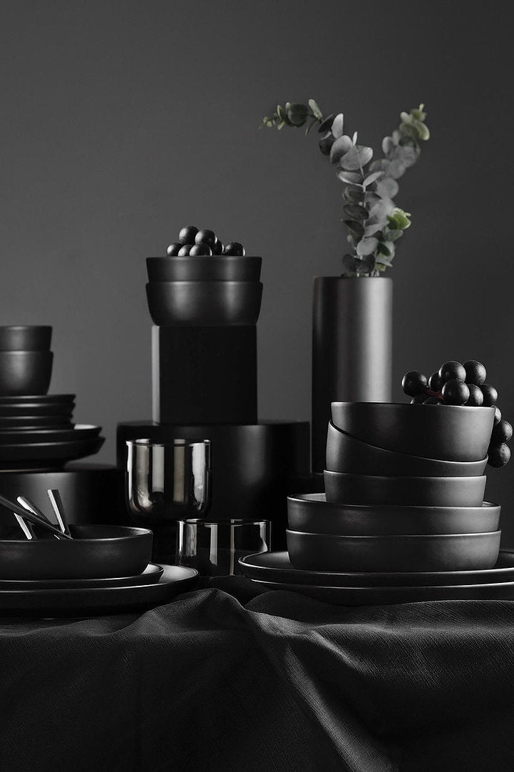 Hermia Geschirrset 710KTP3369 – Set 24-teilig, Speiseteller Ø 27 cm, Porzellan, Schwarz, spülmaschinenfest