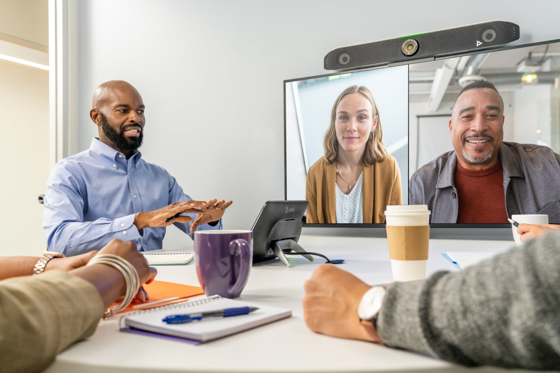 Poly Studio X52 – 4K Ultra HD, All-in-One-Videoleiste
