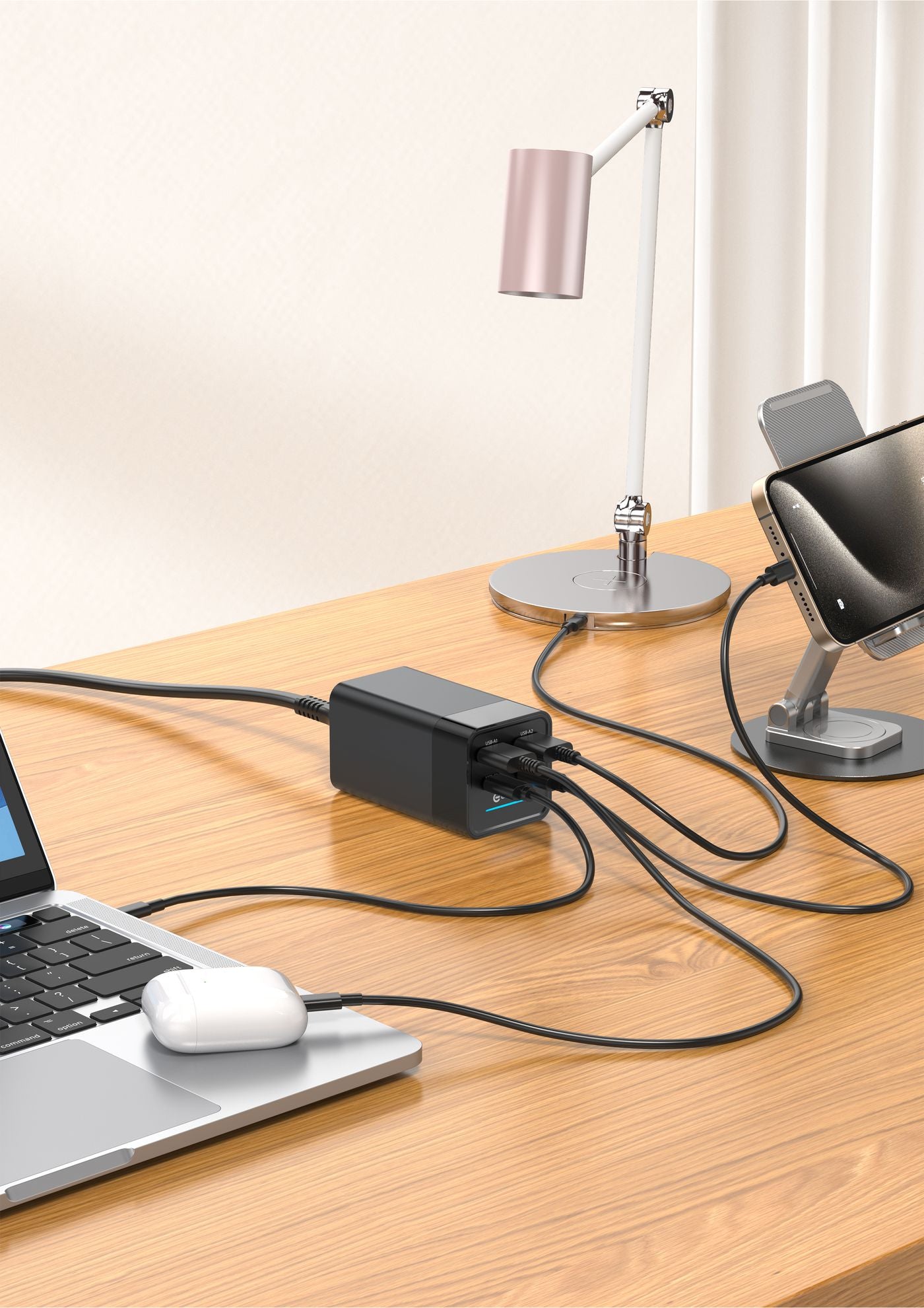 eSTUFF Ladegerät – 65 W, 2× USB-C + 2× USB-A, PD