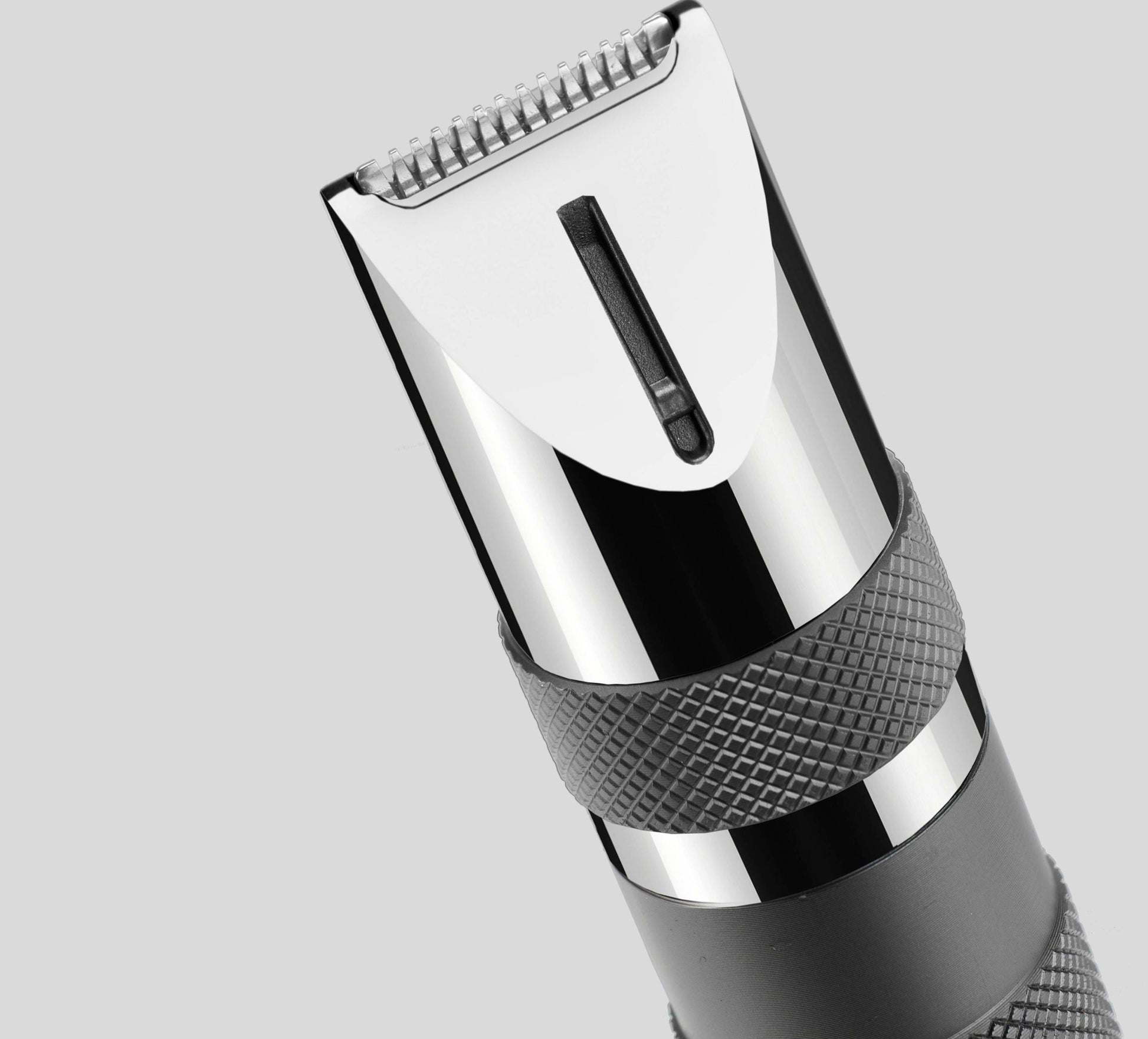 BaByliss Nasenhaarschneider E116E – batteriebetrieben, 2 Kammaufsätze – grau, Edelstahlmesser