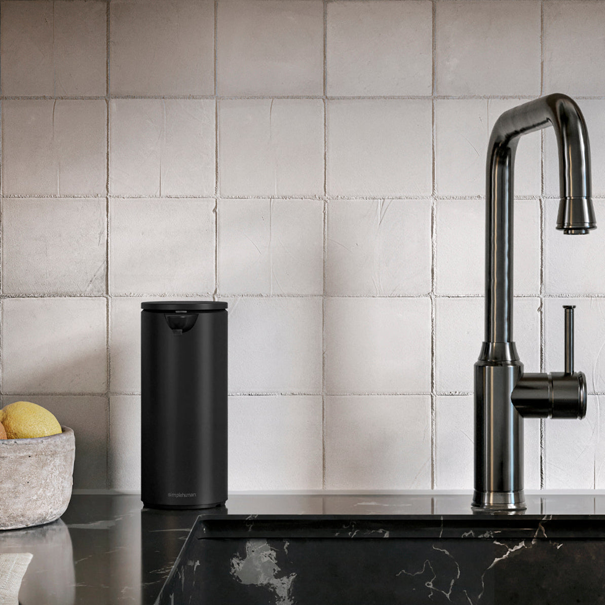 simplehuman ST1073 Seifenspender – Edelstahl, schwarz matt, 414 ml