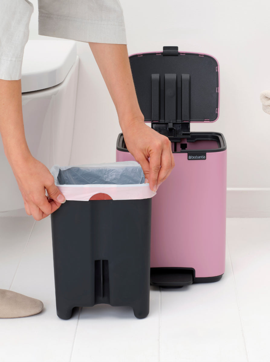 Brabantia Treteimer Bo – 7 l – Stahl, rechteckig – rosa – Soft-Close