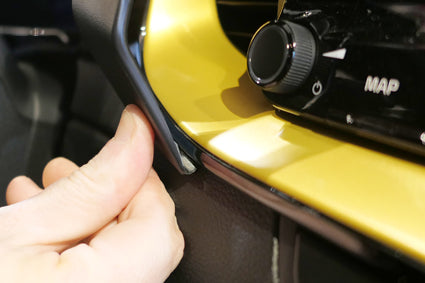 Brodit Auto-Halterung, Lüftung, senkrecht – für Geräte mit 8,2" oder 10,2" Display – Schwarz, ABS