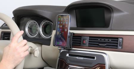 Brodit Auto-Halterung, 360°, mit 2× USB (QC 3.0, 2,4 A), Zigarettenanzünder – für iPhone 12–13 – Schwarz