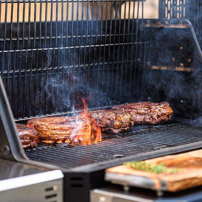 Masterbuilt Holzkohlegrill Gravity Series 1050 – 6'770 cm², Integriertes Thermometer – Schwarz