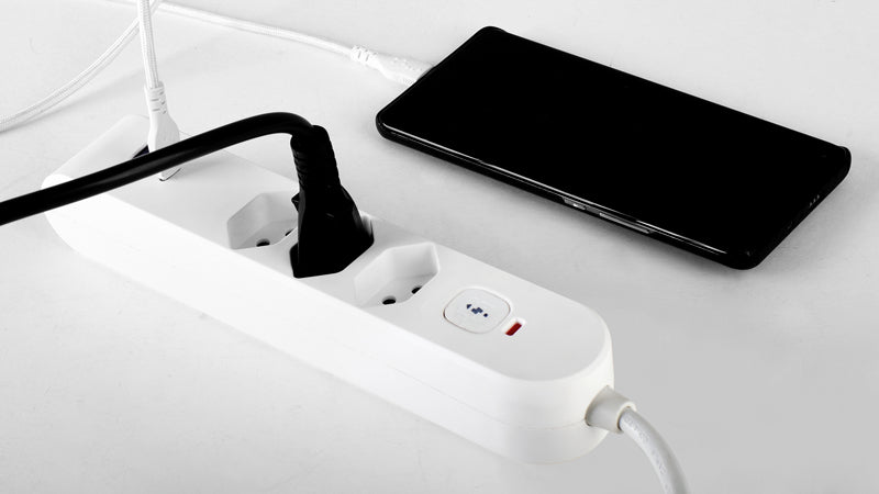 Steffen Standard Steckdosenleiste, 3×T13, 1×USB‑A 18 W + 1×USB‑C PD 20 W, mit Schalter, 3 m – Weiss