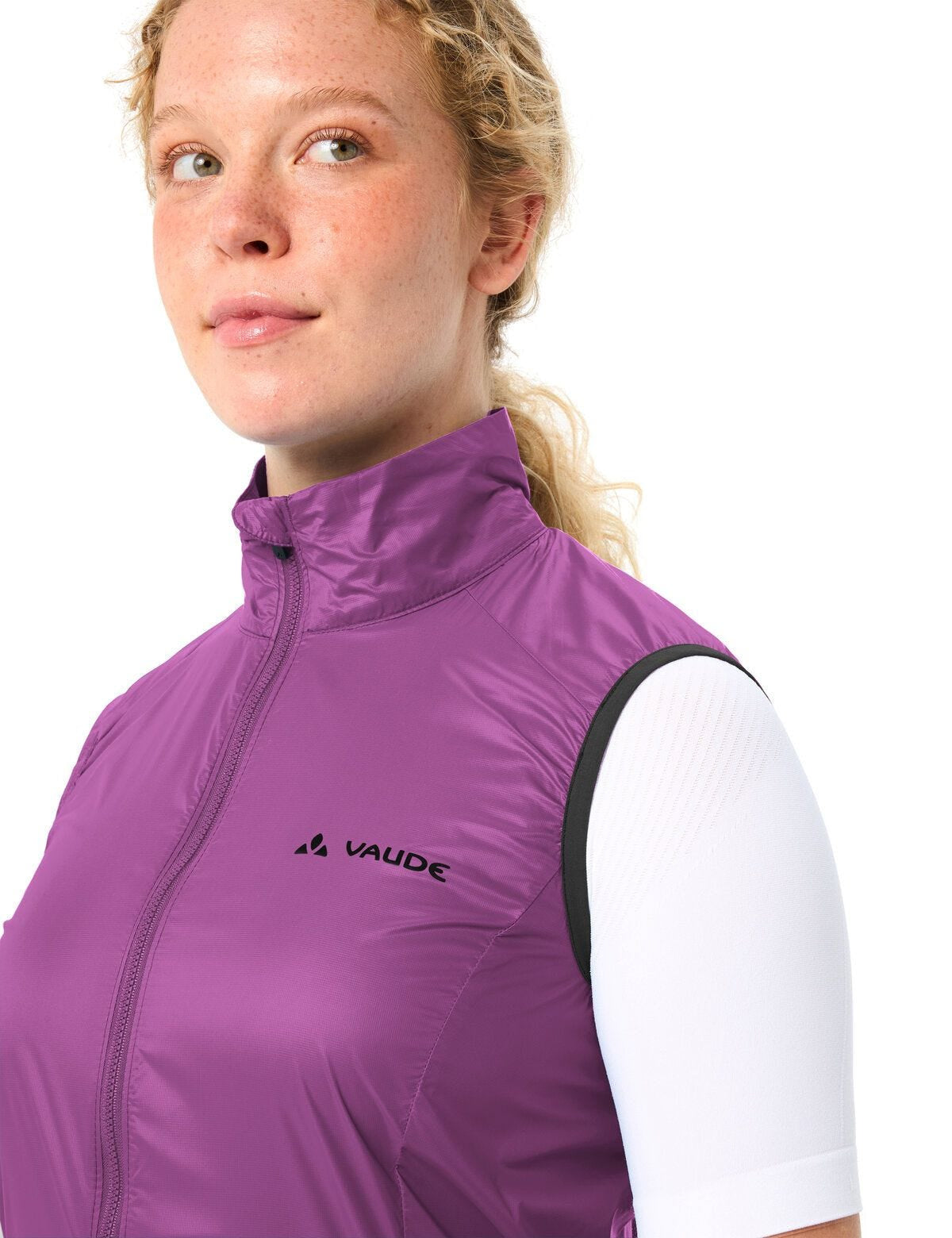 VAUDE Matera Veloweste – Grösse 44 – Magenta, Polyamid (recycelt), winddicht, atmungsaktiv, reflektierend