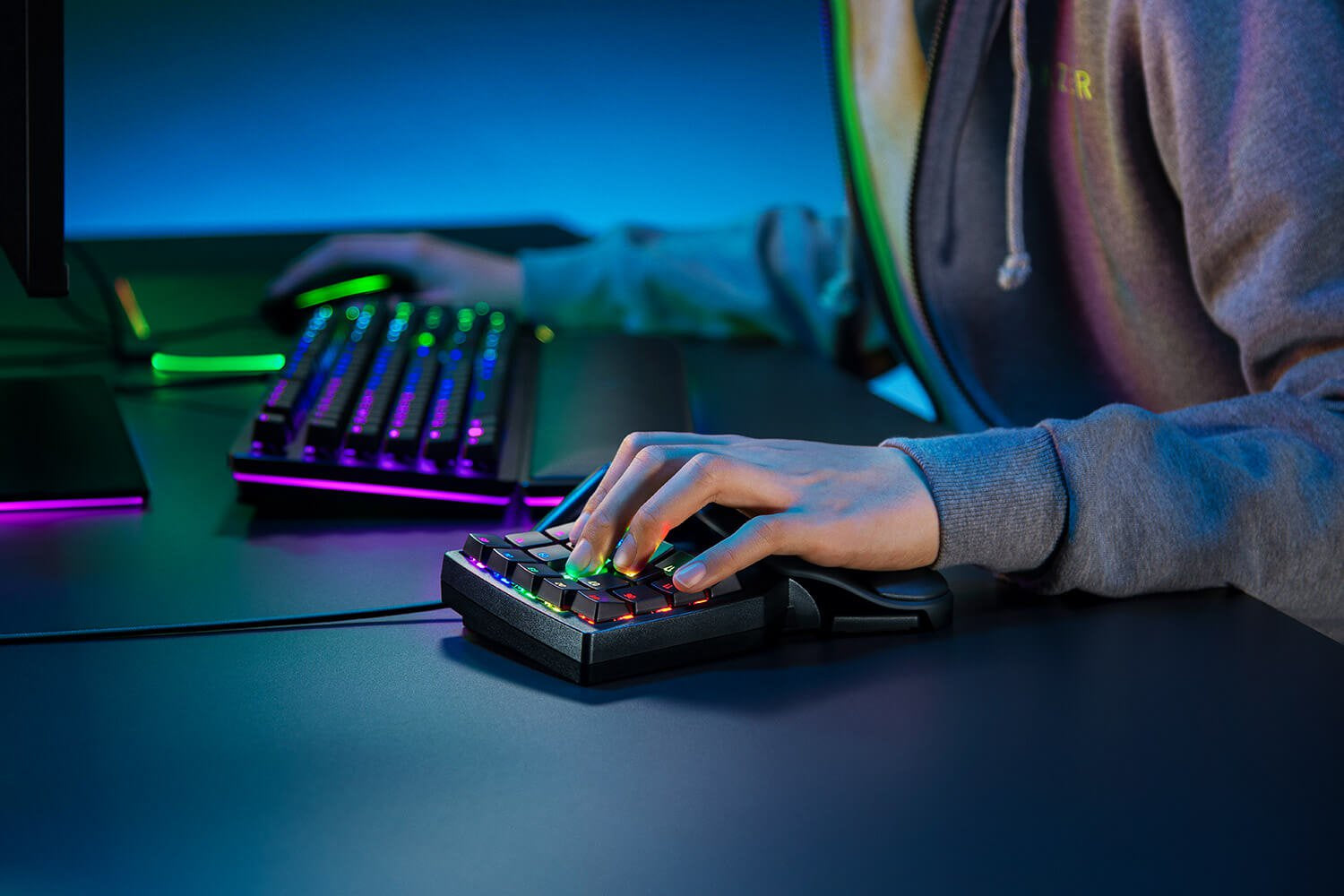 Razer Tartarus Pro – Tastatur, kabelgebunden (USB-A), CH-Layout (DE-CH), mechanisch (Opto-Mechanical)