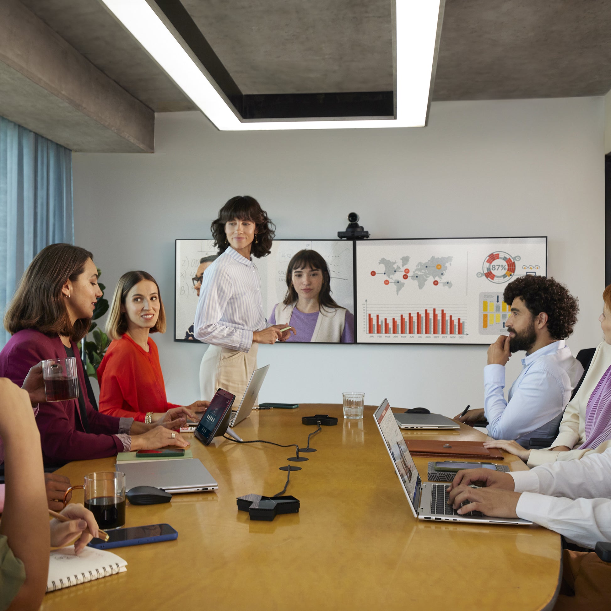 HP Poly Poly Studio E60 – PTZ-Kamera, 4K, 12× optischer Zoom