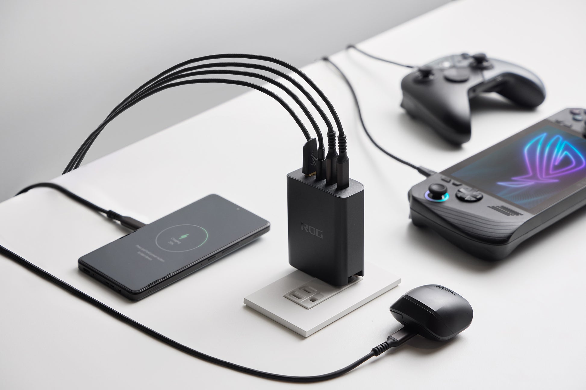 ASUS USB-Desktop-Ladegerät 140 W – USB-C×3, USB-A×1 – PD 3.0, PPS, QC 3.0, GaN