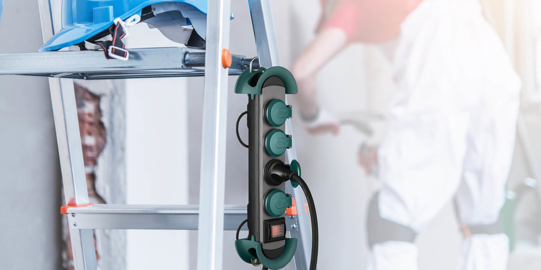 Bachmann Steckdosenleiste – 4× Typ E/F (Schuko), 4 m, mit Schalter, IP44, Aussen, Grün